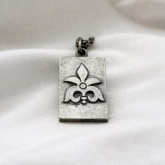 Alhambra Floral Silver Pendant - Hidden Depths