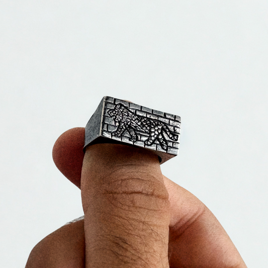 Lion of Mesopotamia Ring - Hidden Depths Silver