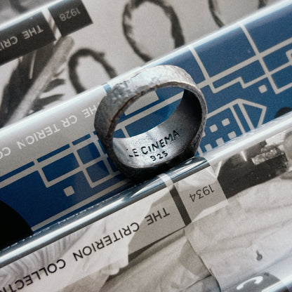 Le Cinéma Signet Ring