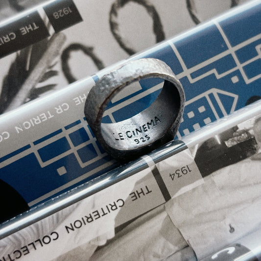 Le Cinéma Signet Ring
