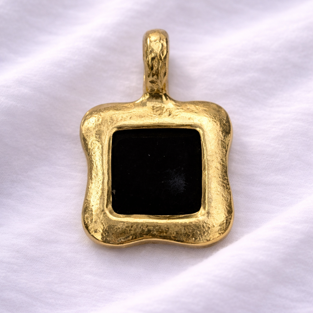 Black Onyx Gold Pendant