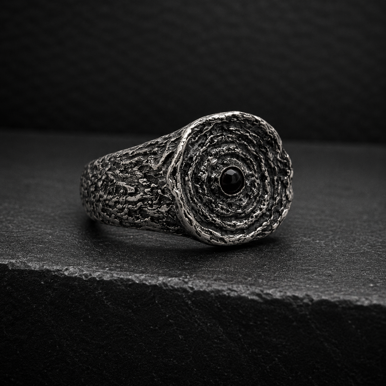 The Abyss Ring With Natural Gemstones