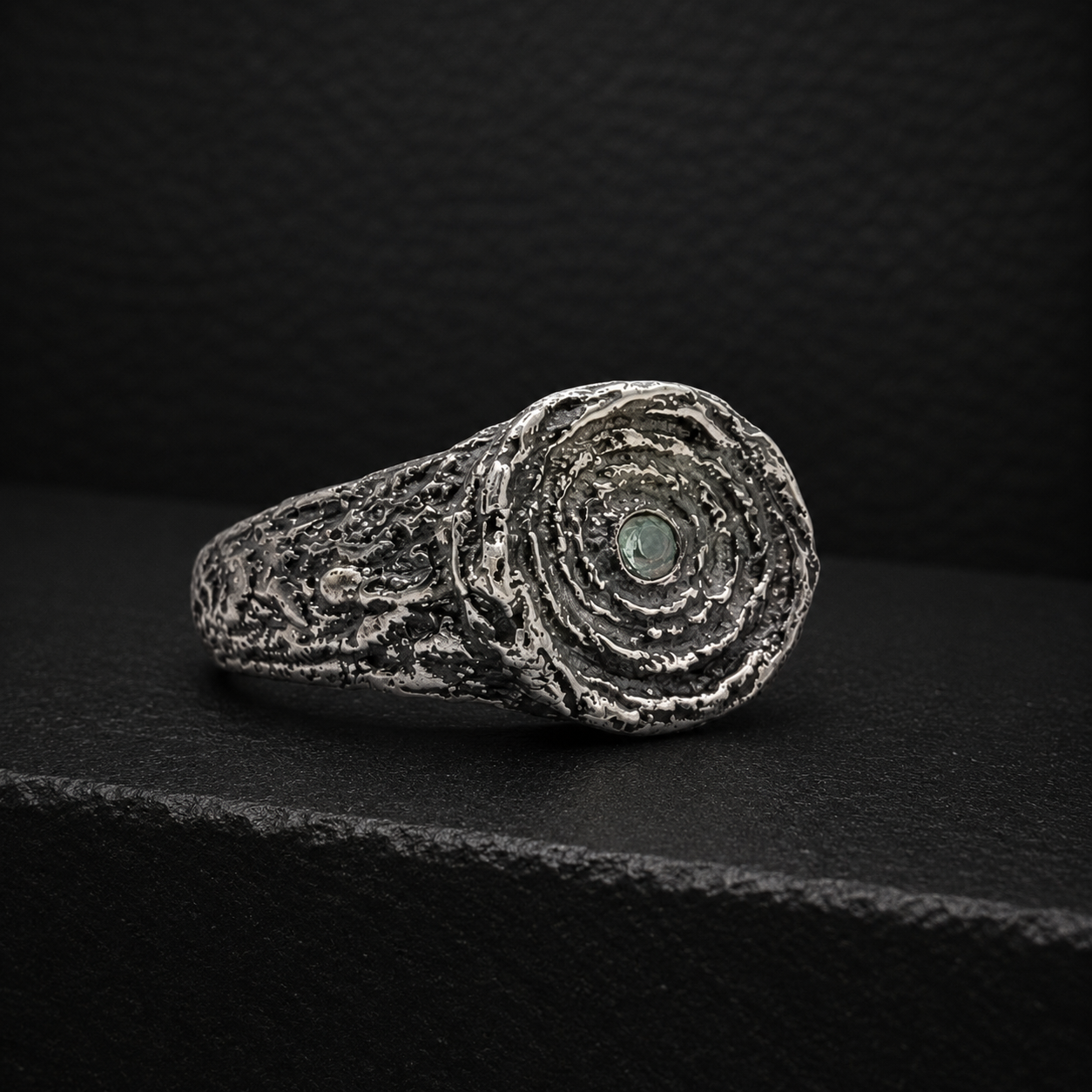 The Abyss Ring With Natural Gemstones