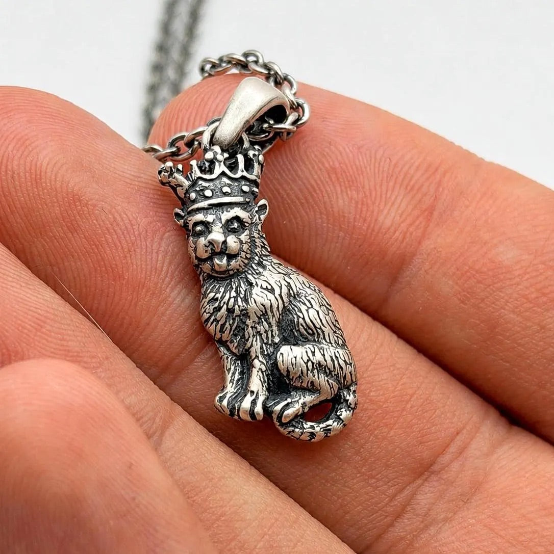 Medieval Cat King Necklace