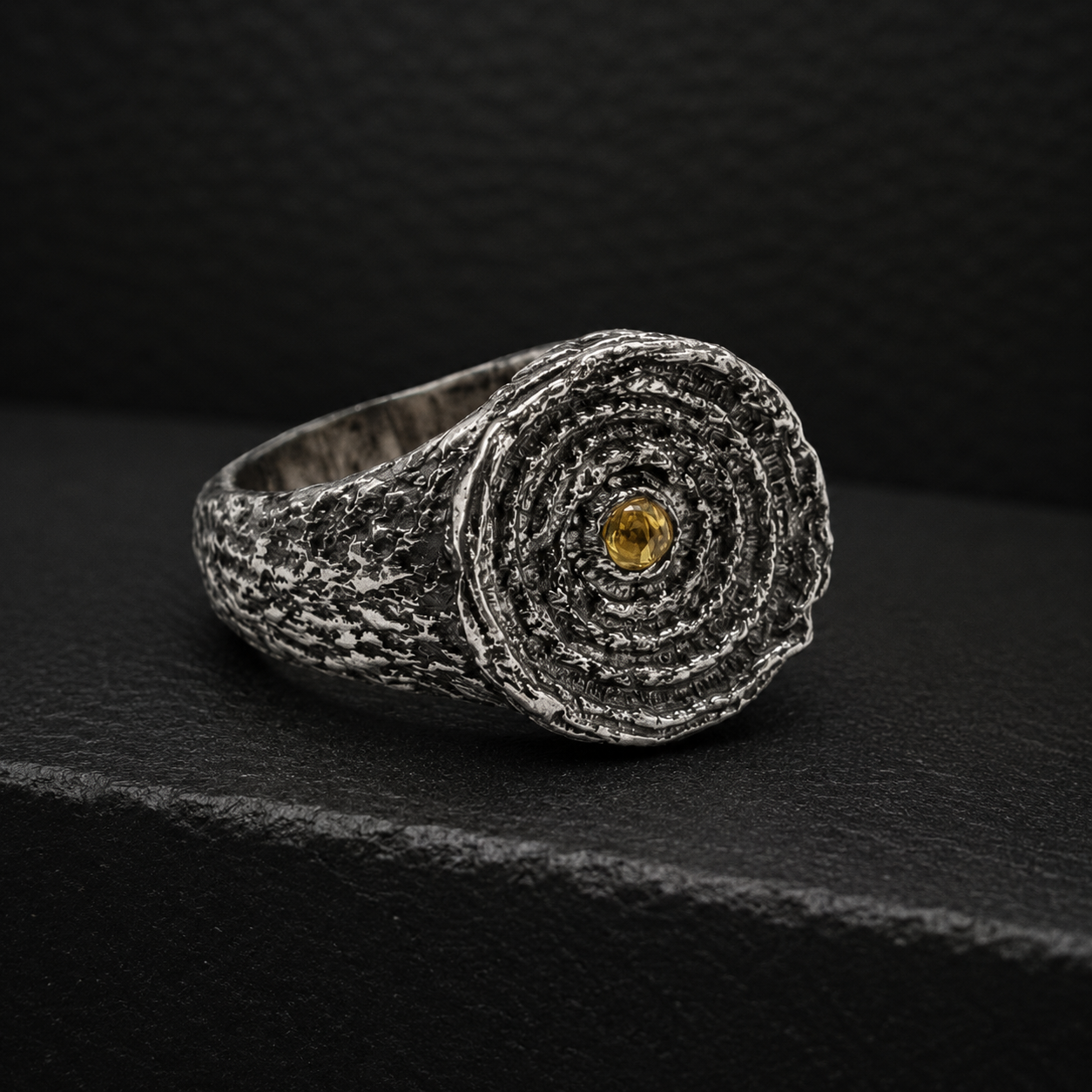 The Abyss Ring With Natural Gemstones
