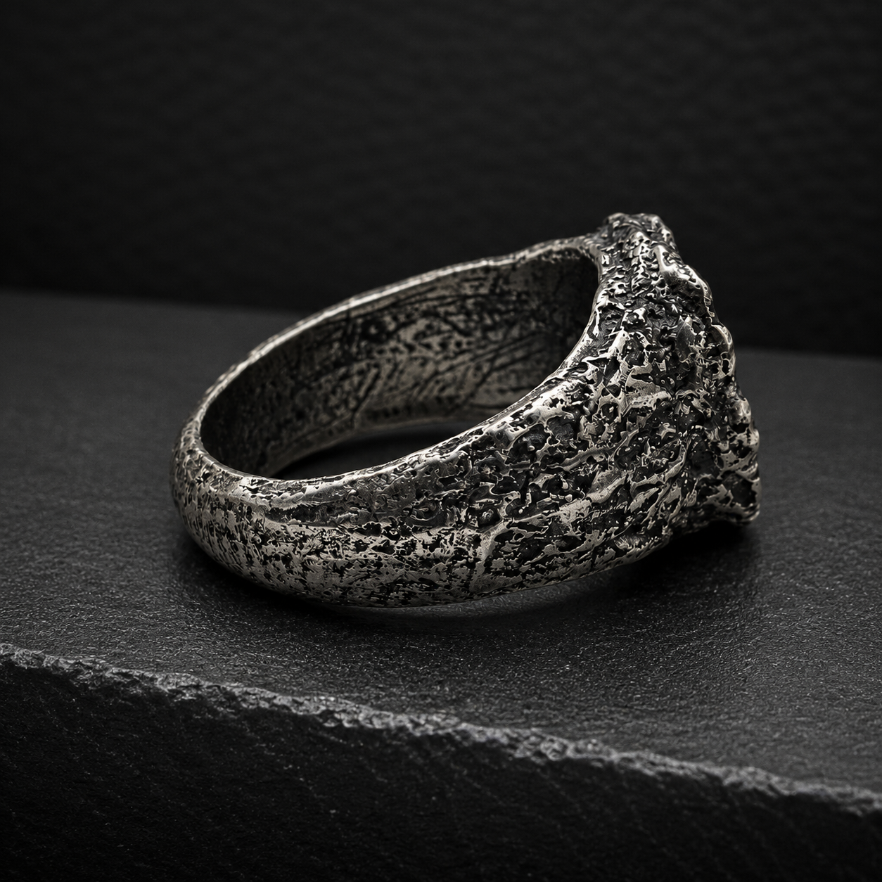 The Abyss Ring With Natural Gemstones