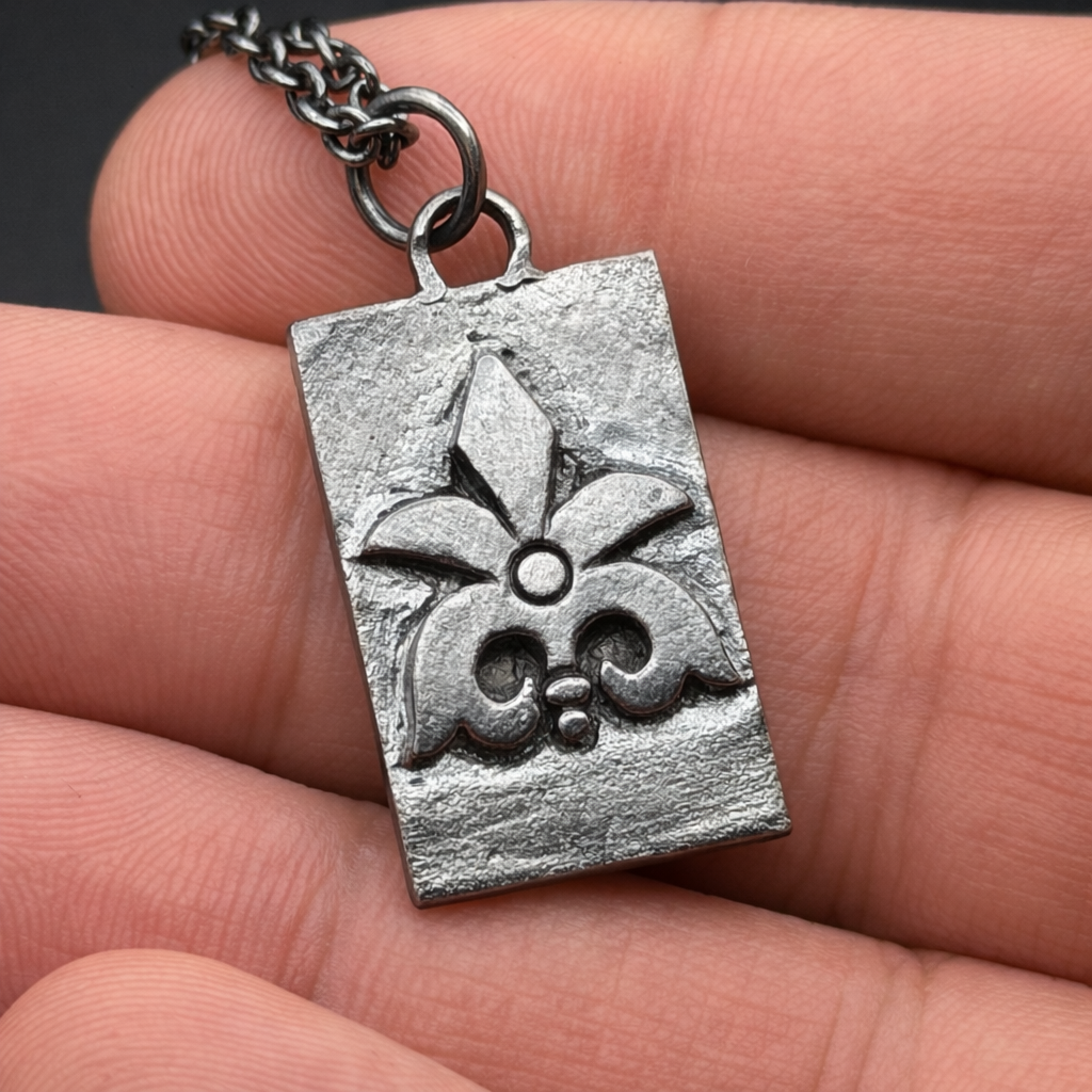 Alhambra Floral Silver Pendant - Hidden Depths  