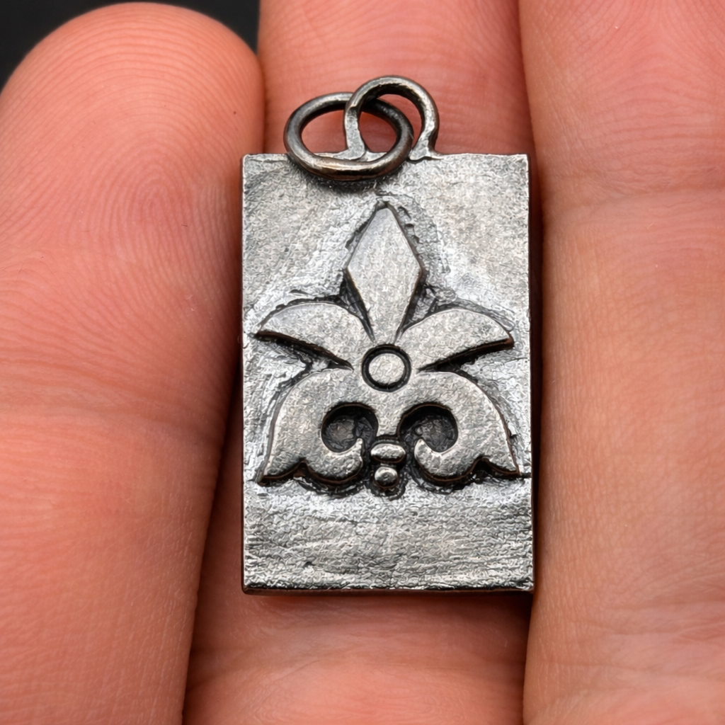 Alhambra Floral Silver Pendant - Hidden Depths  