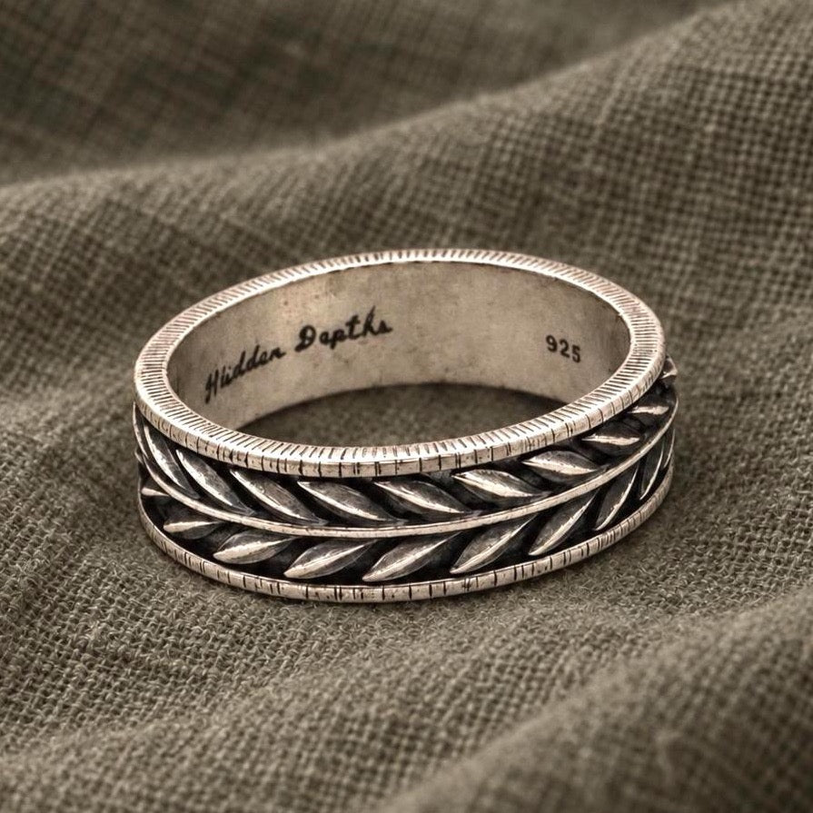 Ancient Laurel Ring