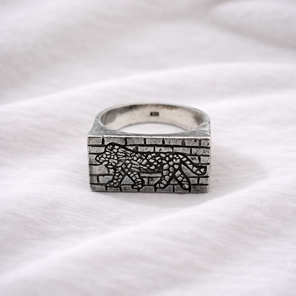 Lion of Mesopotamia Ring - Hidden Depths   Silver